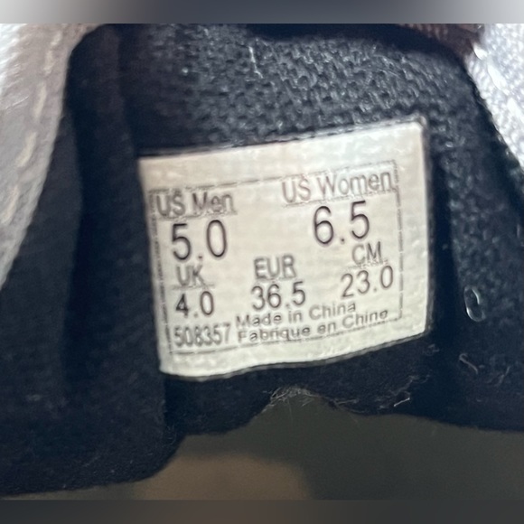 Vans Shoes - Checker White & Red with Grey - Women’s Size 6.5 & Men’s Size 5 - Picture 9 of 11